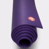 111011040-mats-pro71-black-magic-02.avif Коврик для йоги Manduka Pro Black Magic (Purple) 6mm