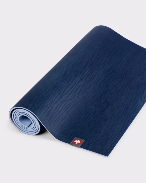 2132md-eko-5mm-71-13a021283-mats-midnight_02.avif Коврик для йоги Manduka eKO Midnight 5 mm