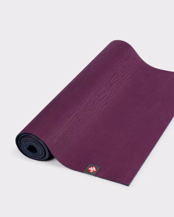2132md-eko-lite-4mm-71-133021283-mats-acai-midnight_02.avif Коврик для йоги Manduka eKO Lite Acai Midnight 4 mm
