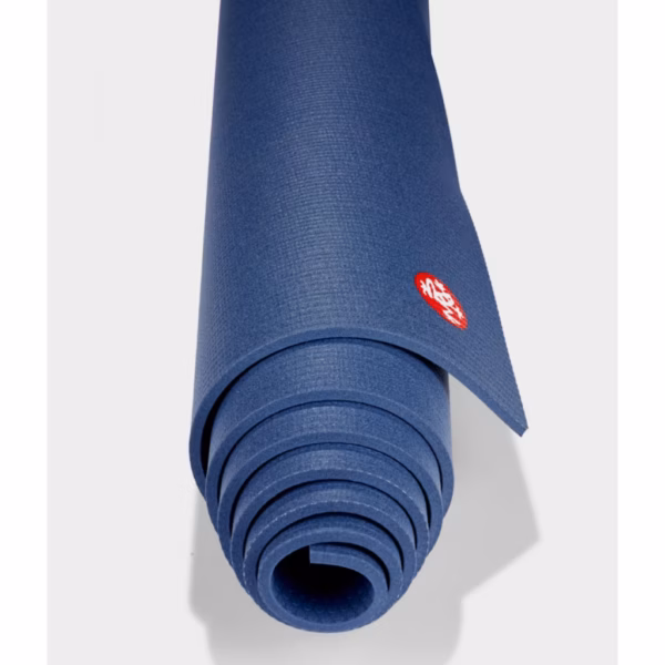 2132md-pro-71-111011p00-mats-odyssey_02-1300x1300-1-scaled-1.avif Коврик для йоги Manduka PRO Odyssey 6mm
