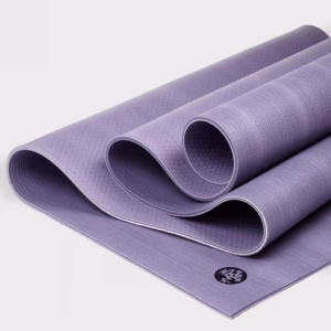 840104805787-mats-pro71-amethist-violet-04-1300x1300-1-e1718606288226-scaled-1.avif Коврик для йоги Manduka PRO Amethyst 6mm