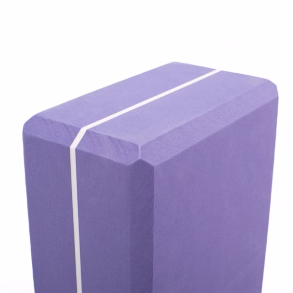 933xdl_yoga_yoga_blocks_asana_brick_xxl_lila_close_up.jpg.avif Блок для йоги Bodhi Asana Brick XL Purple