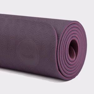 942lpa_lotus-pro_aubergine_halb_gerollt-roll-1-scaled-1.avif Коврик для йоги Bodhi Lotus Pro Aubergine/Light Aubergine