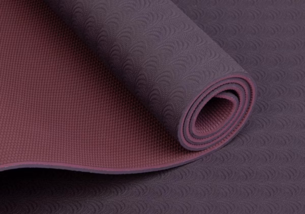 joga-mat-lotus-pro-bodhi-baklazhan-svetlyj-baklazhan-scaled-1.avif Коврик для йоги Bodhi Lotus Pro Aubergine/Light Aubergine