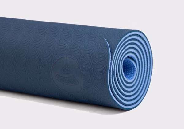 joga-mat-lotus-pro-bodhi-goluboj-svetlo-goluboj-3-scaled-1.avif Коврик для йоги Bodhi Lotus Pro Blue/Light blue