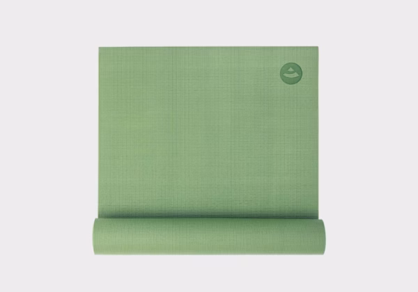 kovrik-dlya-jogi-asana-bodhi-olivkovo-zelenyj-2-min-scaled-1.avif Коврик для йоги Asana Green 4,5 mm