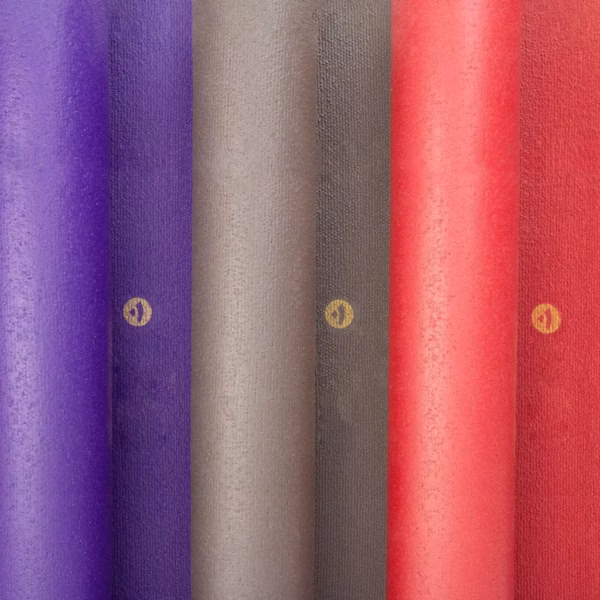 kylymok-dlia-yohy-bodhi-rishikesh-premium-mandala-183kh60kh4-5-mm.-rishikesh-66630488322347-1-scaled-1.avif Коврик для йоги Bodhi Rishikesh Premium Golden Mandala Purple