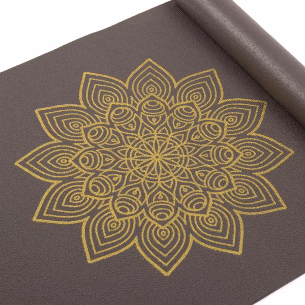 kylymok-dlia-yohy-bodhi-rishikesh-premium-mandala-183kh60kh4-5-mm.-rishikesh-90079123585941-scaled-1.avif Коврик для йоги Bodhi Rishikesh Premium Golden Mandala Grey