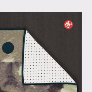 novyj-proekt-4-1-scaled-1.avif Полотенце йога Manduka Yogitoes Crystal Lake