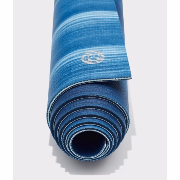 pro71-111011407-mats-seafoamcf_035-1300x1300-1-scaled-1.avif Коврик для йоги Manduka PRO Sea Foam 6mm