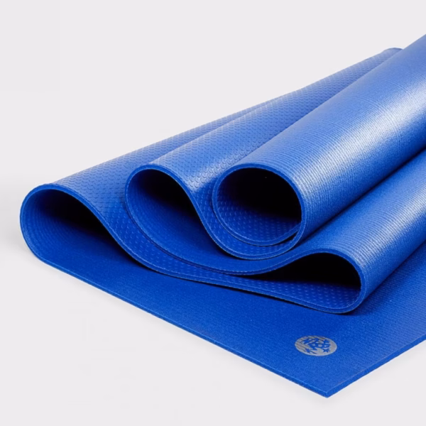 pro71-111011w50-mats-surf_1439-1300x1300-1-e1718606576639-scaled-1.avif Коврик для йоги Manduka PRO Surf 6mm