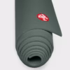 prolite-112011333-mats-ss20-sage-02-scaled-1.avif Коврик для йоги Manduka Black Sage (Green) 4,7 mm