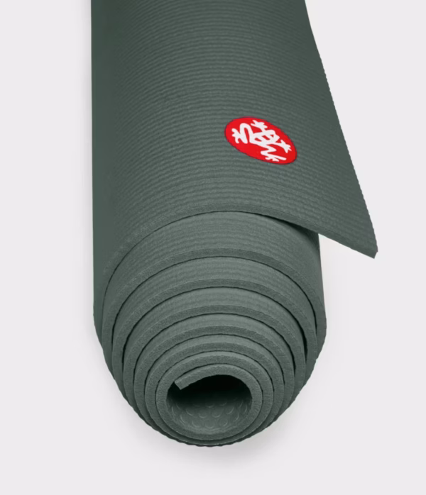 prolite-112011333-mats-ss20-sage-02-scaled-1.avif Коврик для йоги Manduka Black Sage (Green) 4,7 mm