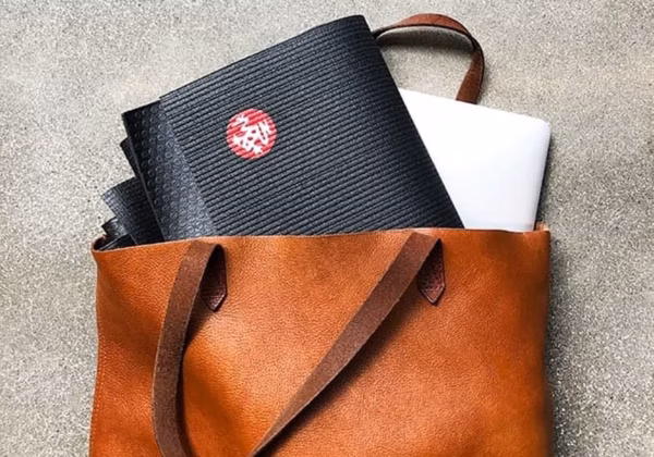 protravel-folded-bag-resized-pdp_1.avif Коврик для йоги Manduka PRO Indulge 2,5 mm