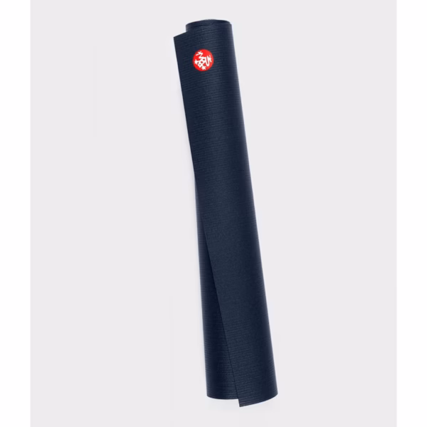 protravel-new-mats-midnight-01-digital-1300x1300-3-scaled-1.avif Коврик для йоги Manduka PRO Travel Midnight 2,5 mm
