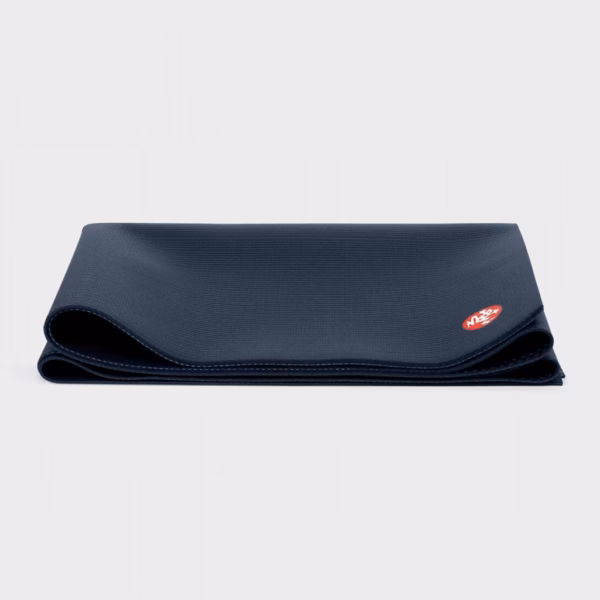 protravel-new-mats-midnight-02-digital-1300x1300-1-e1718619141167-scaled-1.avif Коврик для йоги Manduka PRO Travel Midnight 2,5 mm