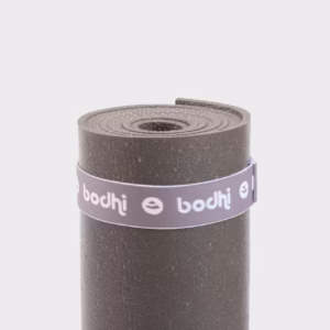 yoga-mat-rishikesh-premium-60-taupe5-1-scaled-1.avif Коврик для йоги Bodhi Rishikesh Premium 80 XL Grey